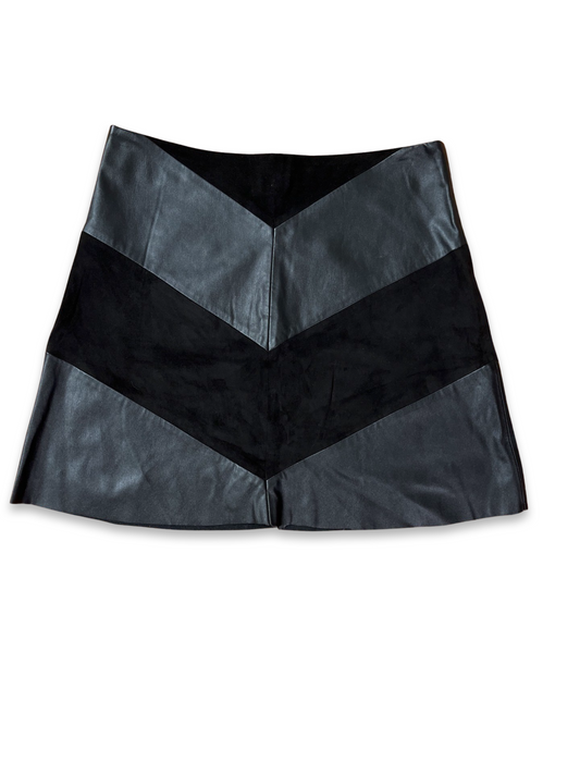 Leather Chevron Mini Skirt - Black (M)